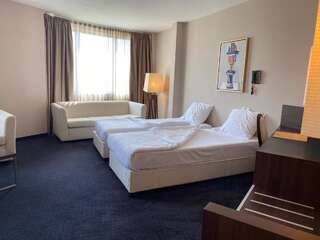 Отель Metropolitan Hotel Sofia София Семейный номер с бесплатным трансфером от/до аэропорта-2